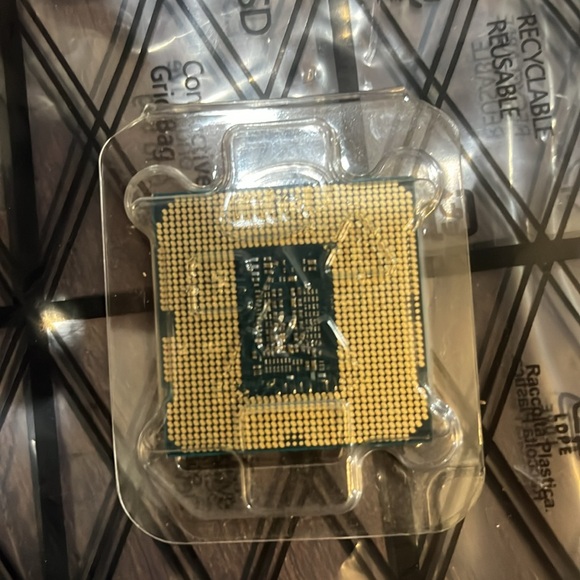 Intel i3-10100F - Picture 2 of 2